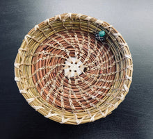 Load image into Gallery viewer, Pine needle basket LG