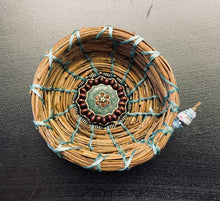 Load image into Gallery viewer, Pine Needle Basket XS