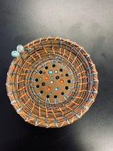 Load image into Gallery viewer, Pine needle Basket Medium