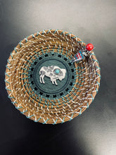 Load image into Gallery viewer, Pine needle Basket Medium